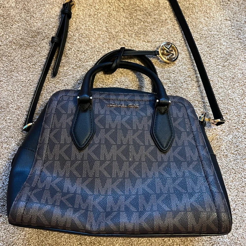 Like New Michael Kors Satchel - Picture 1 of 16